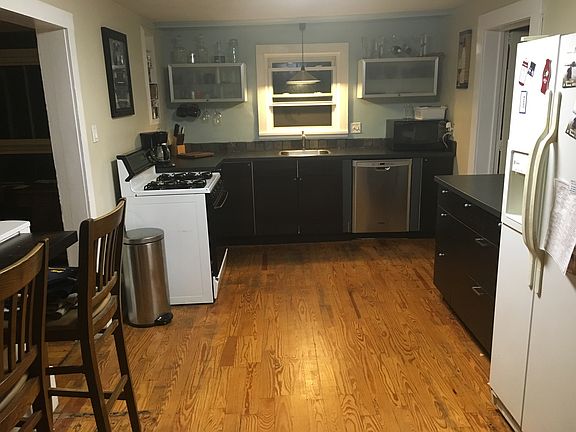 2nd image of 428 Clinton Ave