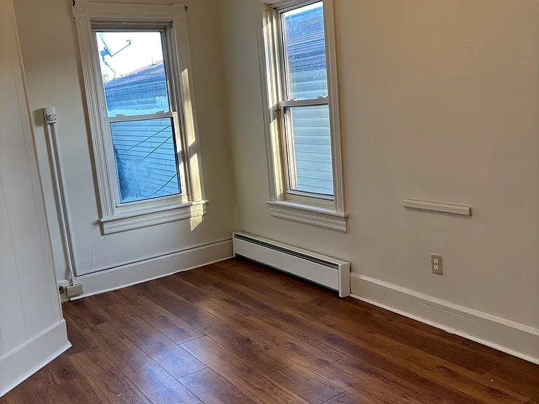 215 N Main St — Photo 7