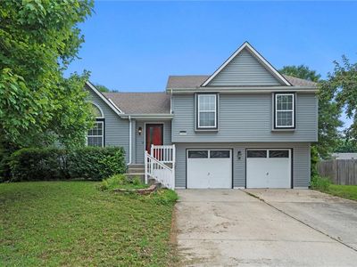 1221 NE Beacon Ave, Lees Summit, MO, 64086