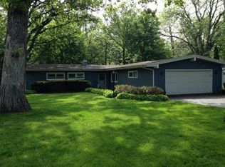 381 Hampshire Ln, Crystal Lake, IL 60014
