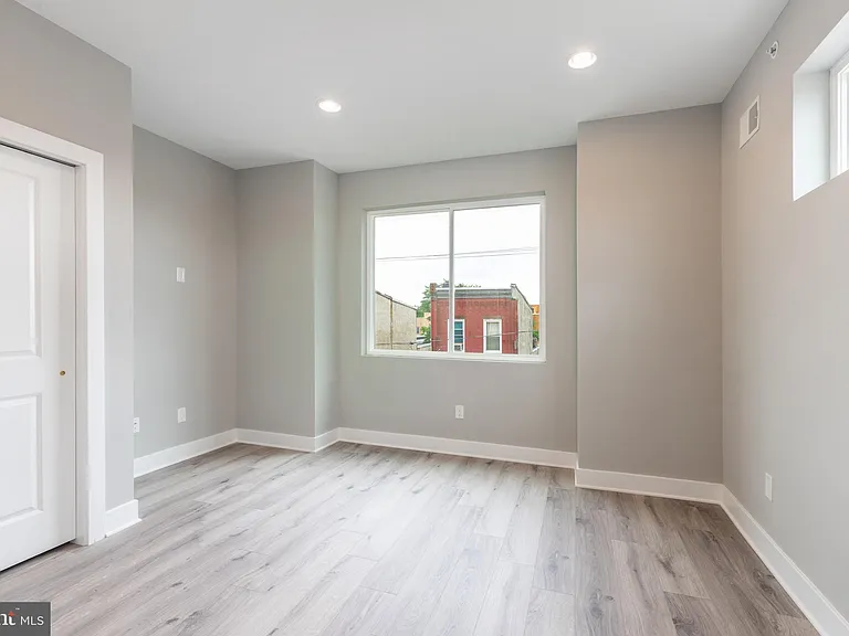 2729 W Glenwood Ave #1 — Photo 9