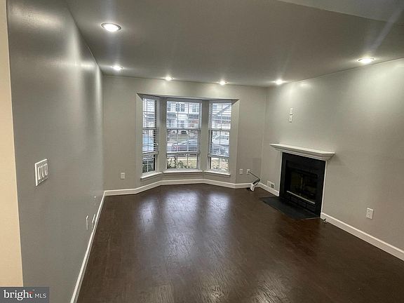 4th image of 1141 Glen Haven Ct