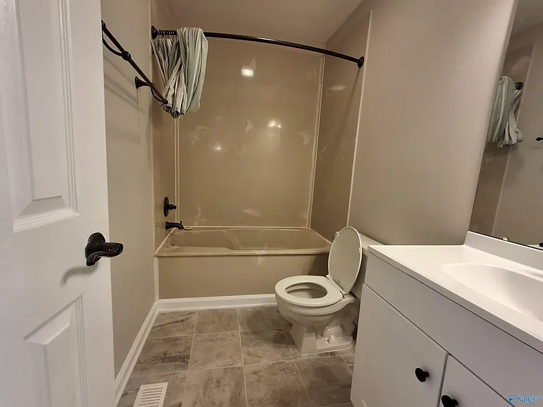 2712 Wynterhall Rd SE — Photo 12