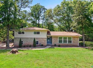 8712 Valley View Dr SE, Huntsville, AL 35802