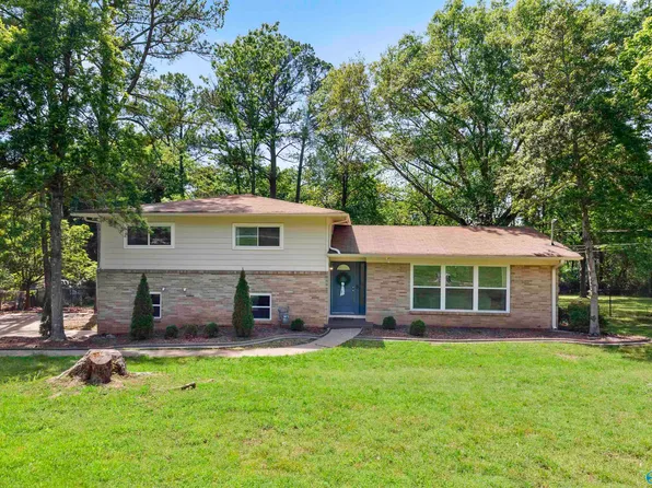 8712 Valley View Dr SE, Huntsville, AL 35802
