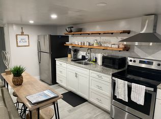 40 W 3rd St APT B, Hershey, PA 17033