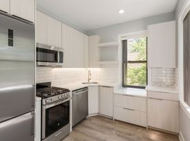 1310-20 W Birchwood Ave