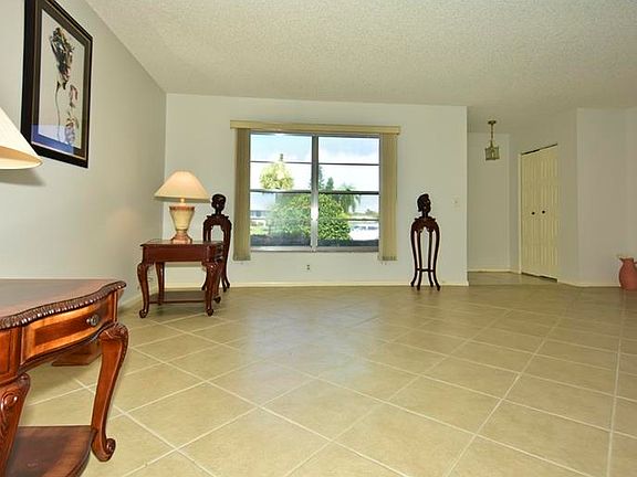 4th image of 416 S Pebble Beach Blvd