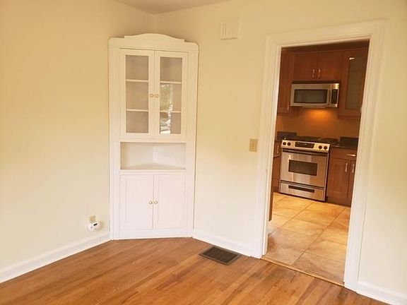 3rd image of 3836 Petoskey Ave