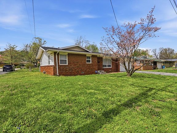 2nd image of 823 S Barnes Avenue