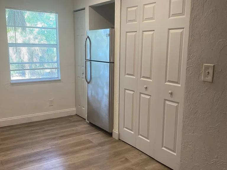3160 E Riverside Dr — Photo 19