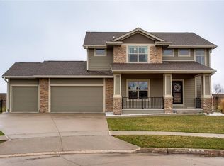 494 S 82nd St, West Des Moines, IA 50266
