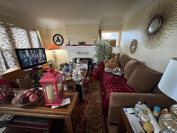 4th image of 205 W Lancaster Blvd