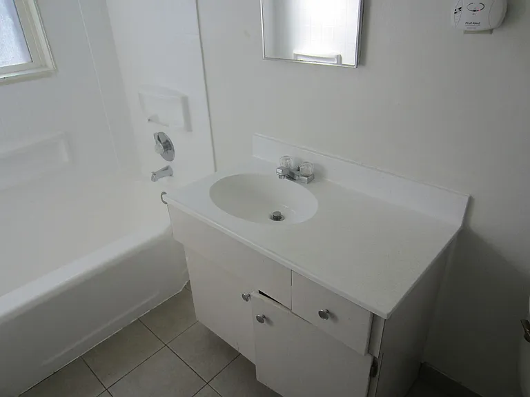 1319-1325 E Phillips St — Photo 13