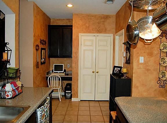 5th image of 2606 Lakeside Dr