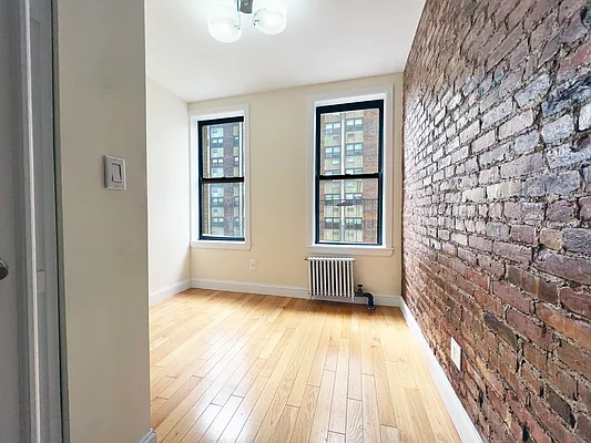 Rented by Bohemia Realty Group | media 7