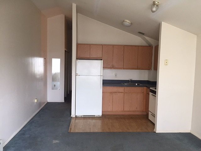 2nd image of 315 Castle Hill Ave