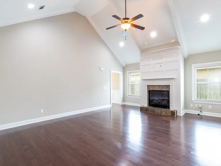 2171 Addison Way — Photo 1