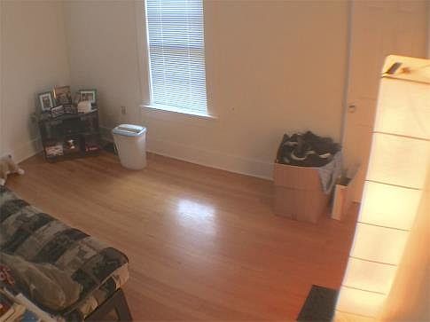 4th image of 425 N Adams St APT 3