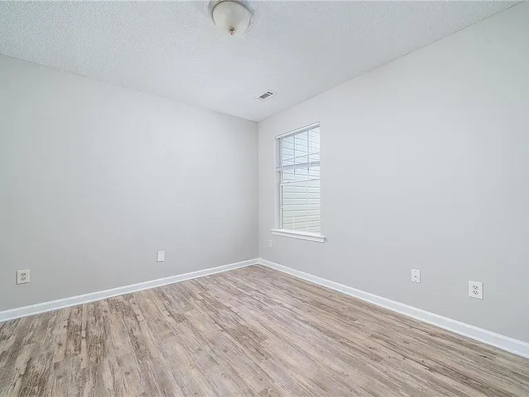 7683 Creekside Ln — Photo 13