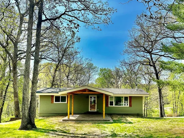 118 Woodmark Manor Dr, Winfield, MO 63389