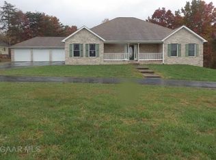 11 Queens Ct, Stuarts Draft, VA 24477