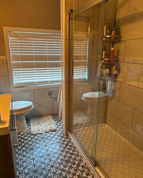 1st image of 52 Warner St #0