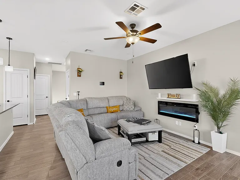14717 Charles Foster Ave — Photo 10
