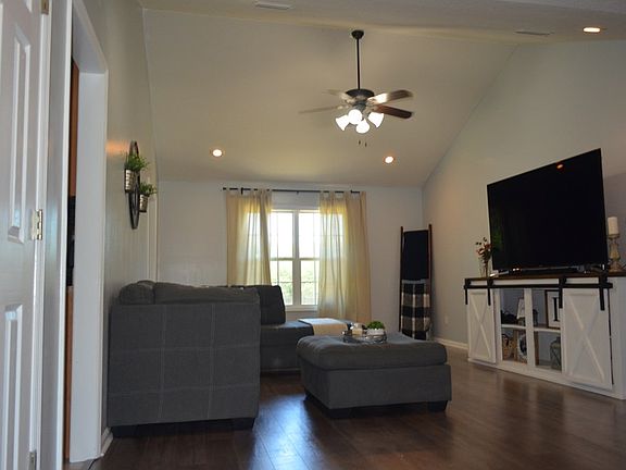 3rd image of 4401 Alpharetta Ct