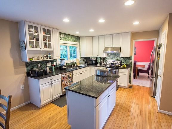4th image of 7883 Yellowwood Dr