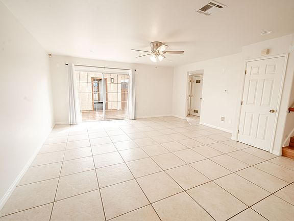 5th image of 90 Quintard St Unit 1