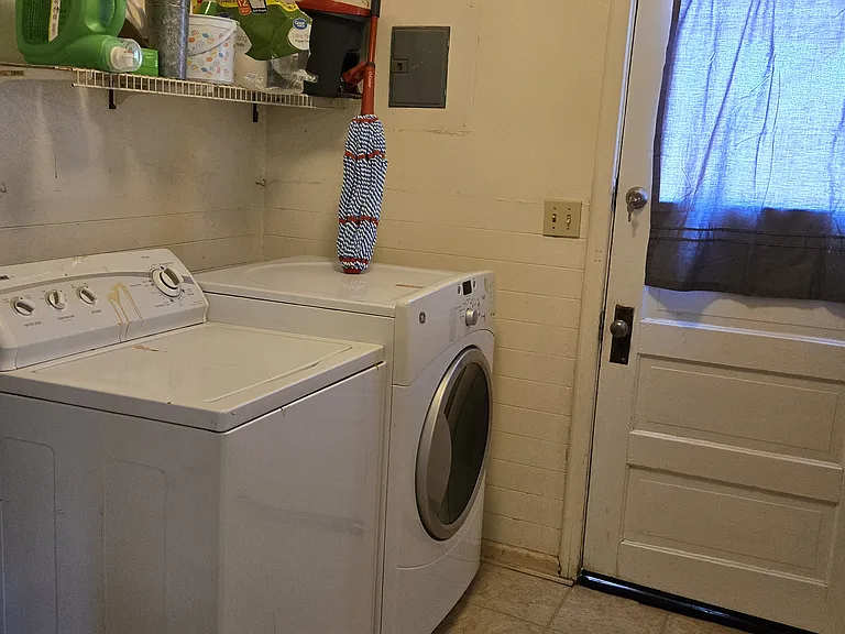 236 S Maple St — Photo 7