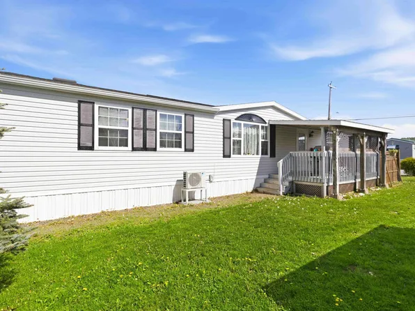 141 Haven Dr, Bridgewater, NS B4V 4E4