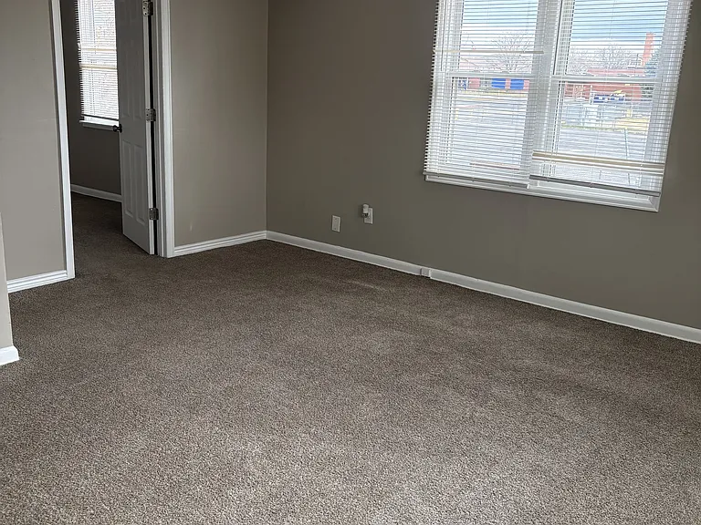 5800 Newport St #4 — Photo 4