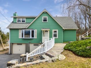 16 Red Brook Rd, Mahopac, NY 10541