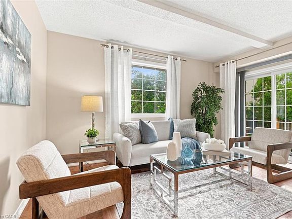 4th image of 229 Baker St #16