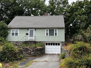 17 Oakland St, Medway, MA 02053
