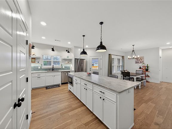 5th image of 4501 SW Culture St