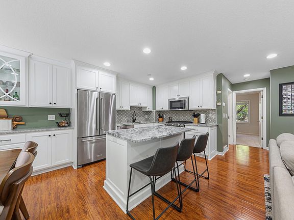 2nd image of 286 W Eagle Lake Dr