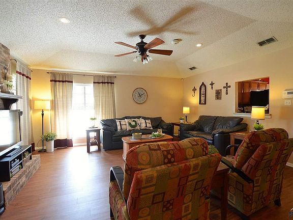 4th image of 1011 Blue Quail Dr