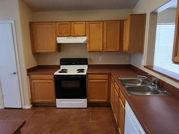 4th image of 1619 S 81st Dr