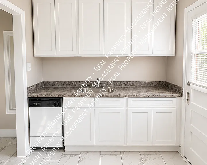 3684 Marion Ave — Photo 7