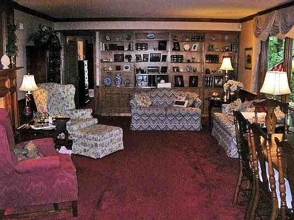 4th image of 485 Uppermill Hgts Dr