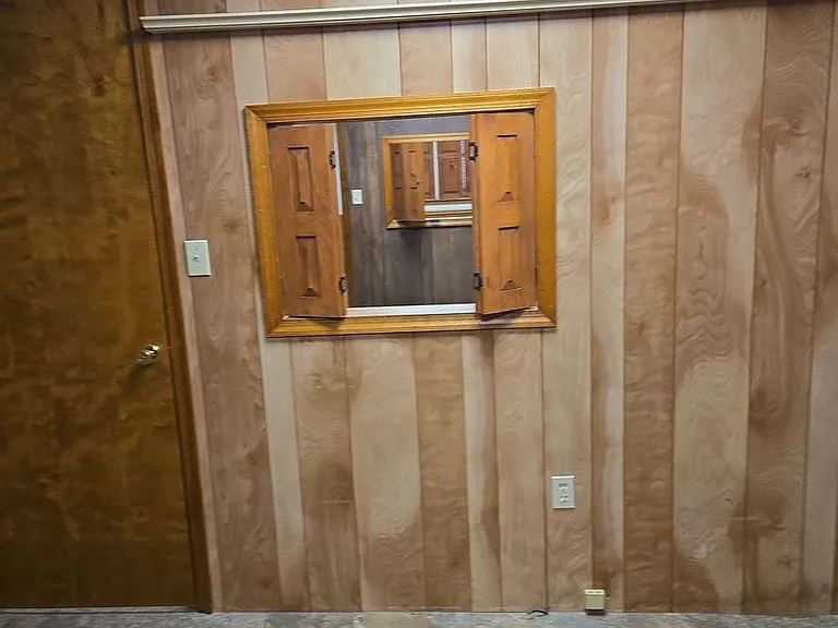 203 Lincoln Way E — Photo 13