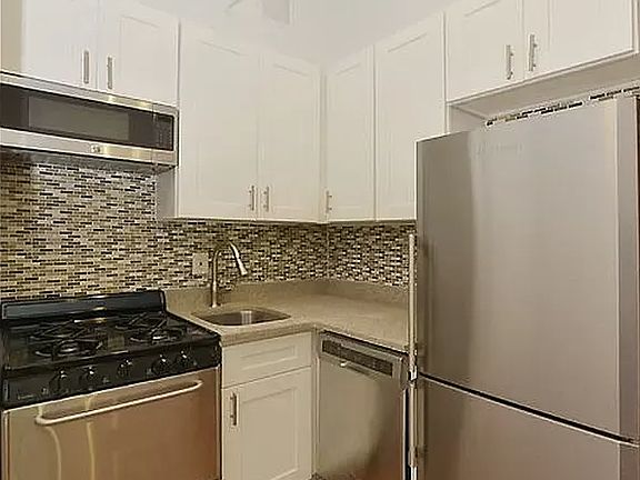 4th image of 313 E 78th St APT 2B