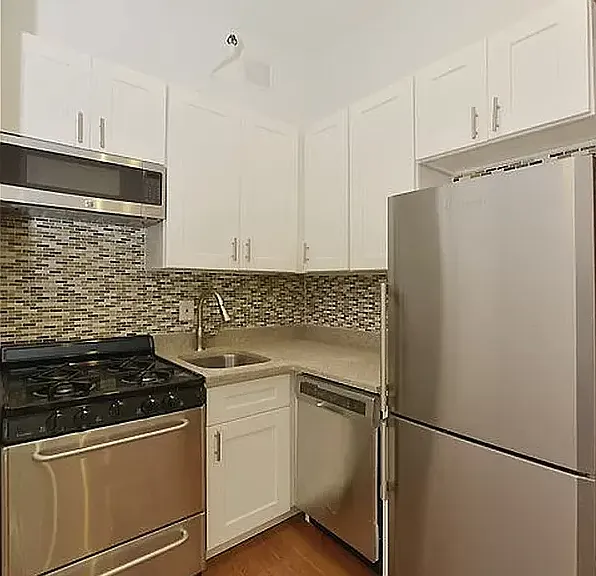 313 E 78th St #2-B — Photo 4