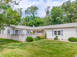 1202 Hampton Dr, Jackson, MI 49203