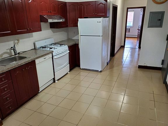 4th image of 40-14 194th St Floor 2