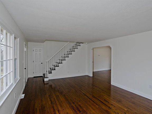 4th image of 6 Haynes Hill Rd