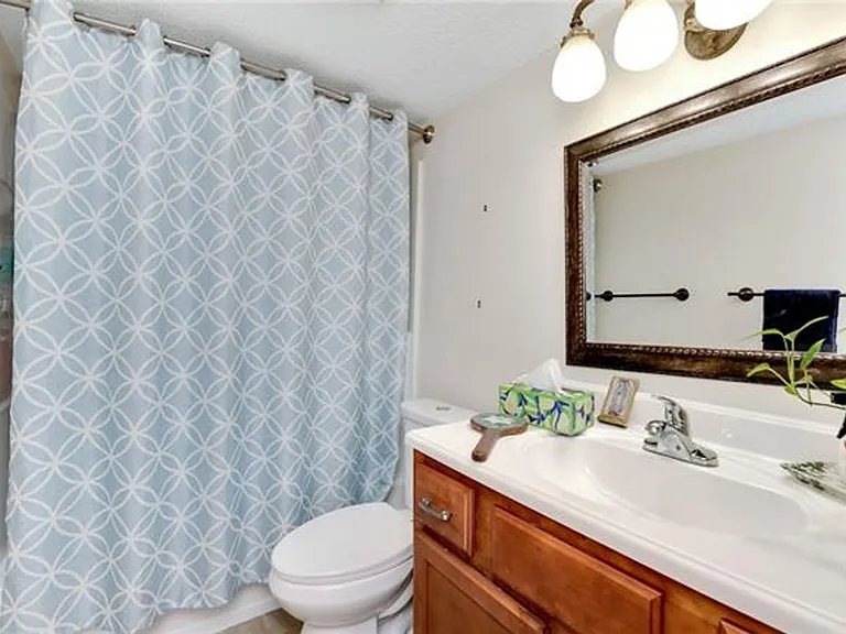 818 Moss St — Photo 9